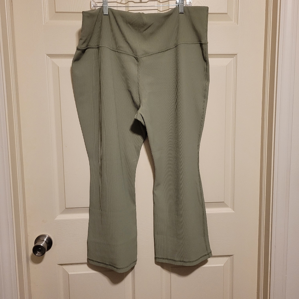 Athleta Women Elation Rib Crop Flare Leg Legging 3X Green - Picture 5 of 7